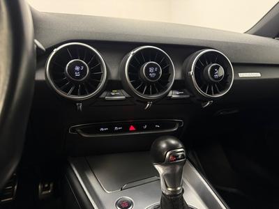 2016 Audi TT 2.0 TFSI S Tronic S-line · Cockpit · Rutquilting · Kamera – bild 14