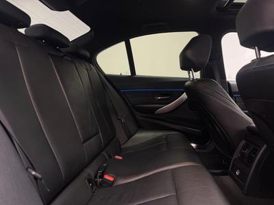 2018 BMW 320D Sedan M Sport · Taklucka · Navi · Läder – bild 14