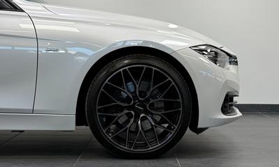 2018 BMW 330i xDrive Touring *Nav professional*Hifi*Se Spec 252hk – bild 4