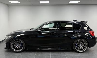 2017 BMW M140i 5-dörrars *Manuell *RWD Navi 340hk Maxton 19" – bild 5