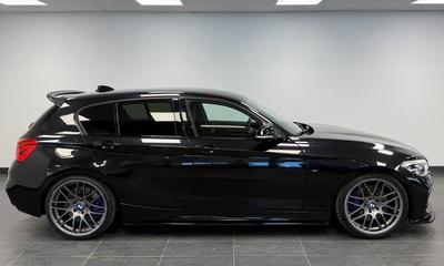 2017 BMW M140i 5-dörrars *Manuell *RWD Navi 340hk Maxton 19" – bild 3