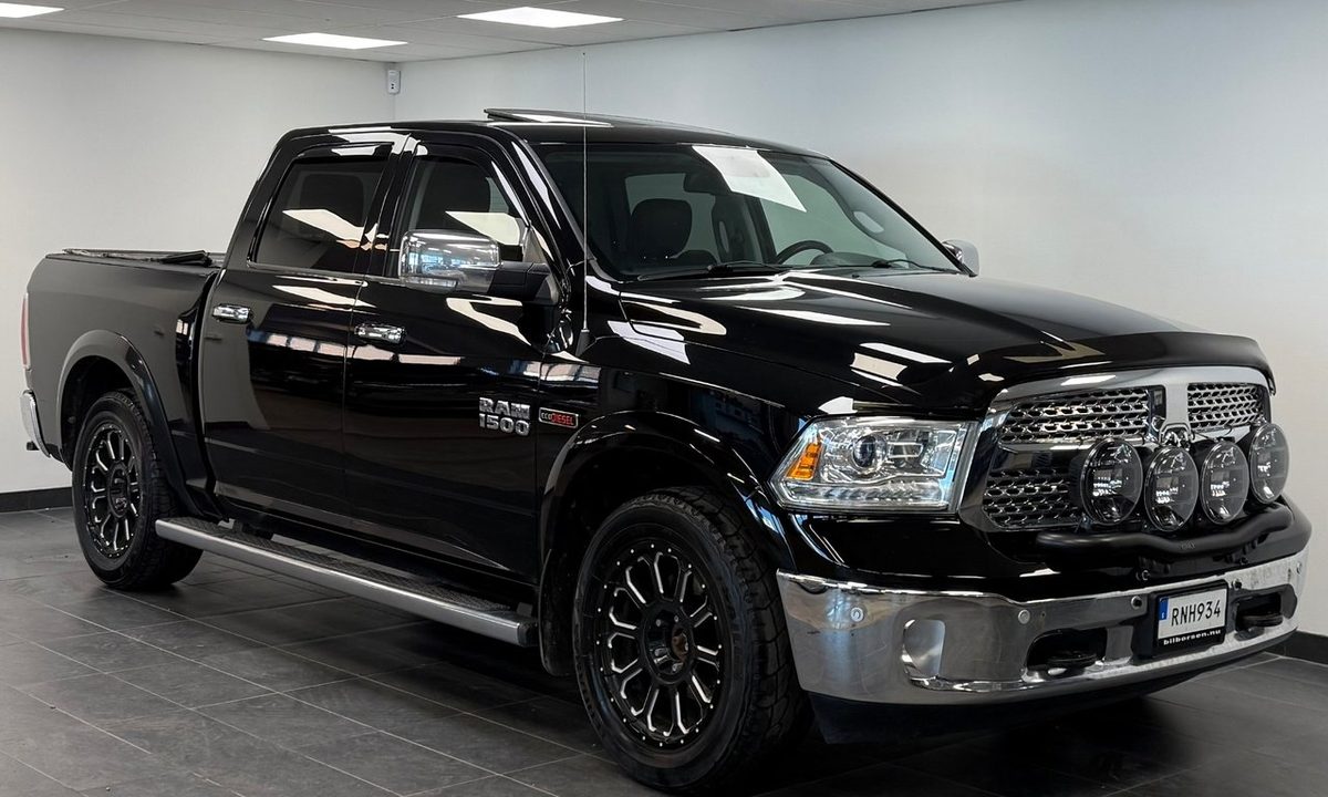 2014 Dodge Ram 1500 Crew Cab 3.0 V6 EcoDiesel 4x4 Laramie · Moms