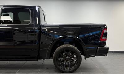 2019 Dodge Ram 1500 Crew Cab 5.7 V8 HEMI Laramie Night · Moms · Pano · H/K · 22" – bild 6