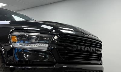 2019 Dodge Ram 1500 Crew Cab 5.7 V8 HEMI Laramie Night · Moms · Pano · H/K · 22" – bild 23