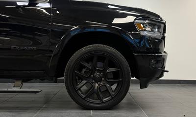 2019 Dodge Ram 1500 Crew Cab 5.7 V8 HEMI Laramie Night · Moms · Pano · H/K · 22" – bild 4