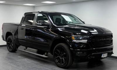 2019 Dodge Ram 1500 Crew Cab 5.7 V8 HEMI Laramie Night *Moms*Pano*H/K*22" – Etanol (FFV, E85)