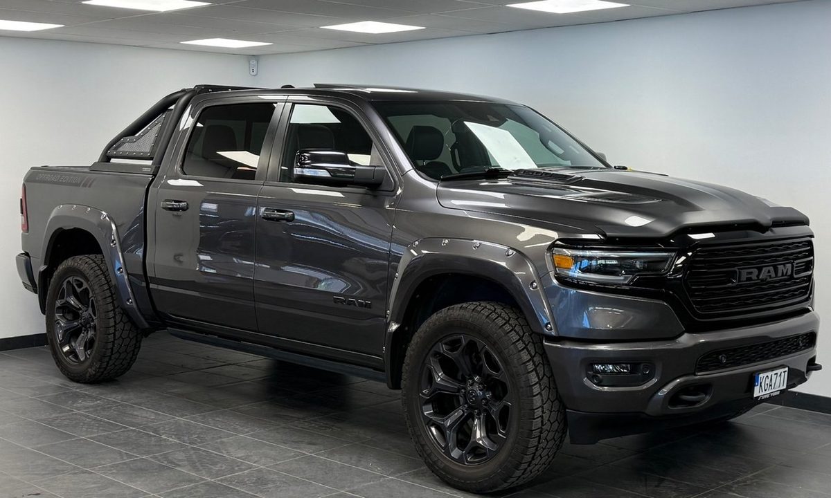 2021 Dodge Ram 1500 5.7 V8 HEMI Limited Night Offorad Edt · Borla · Moms