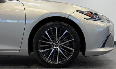 2022 Lexus ES 300h 2.5 E-CVT Limited Edt *Taklucka*Skinn*Navi*B-kam – bild 4