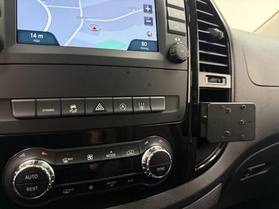 2021 Mercedes-Benz Vito 116 Tourer 116 CDI 4x4 9G-Tronic · Moms · 9-sits · Drag – bild 14