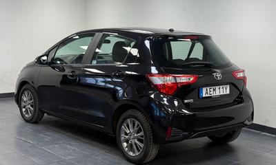 2020 Toyota Yaris 5-dörrar 1.5VVT-ie *Moms*B-kamera*Carplay*Aut*2700Mil* – bild 2