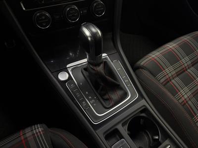 2015 Volkswagen Golf 5-door GTI Performance 2.0 TSI · Dynaudio · Pluspaket – bild 18
