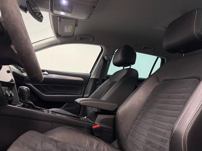 2020 Volkswagen Passat Sportscombi 2.0 TDI 4M *R-line*Matrix*D-värm*Spec – bild 12