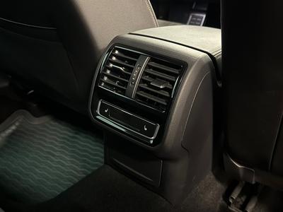 2024 Volkswagen Passat Alltrack 2.0 TDI DPF 4Motion Alltrack · moms · Cockpit · D-värm · S – bild 21