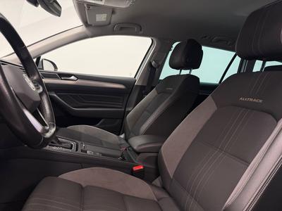 2024 Volkswagen Passat Alltrack 2.0 TDI DPF 4Motion Alltrack · moms · Cockpit · D-värm · S – bild 10