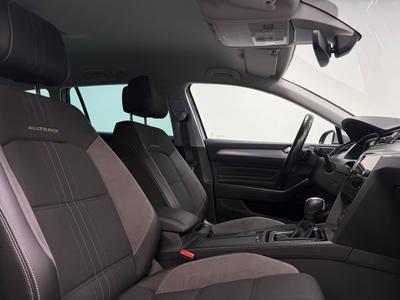 2024 Volkswagen Passat Alltrack 2.0 TDI DPF 4Motion Alltrack · moms · Cockpit · D-värm · S – bild 12