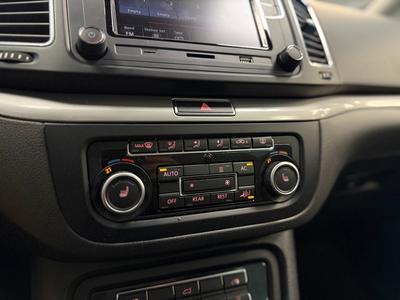 2012 Volkswagen Sharan 7-sits 2.0 TDI DPF 4M Masters*Pano*eldörrar*D-värm*Drag – bild 19