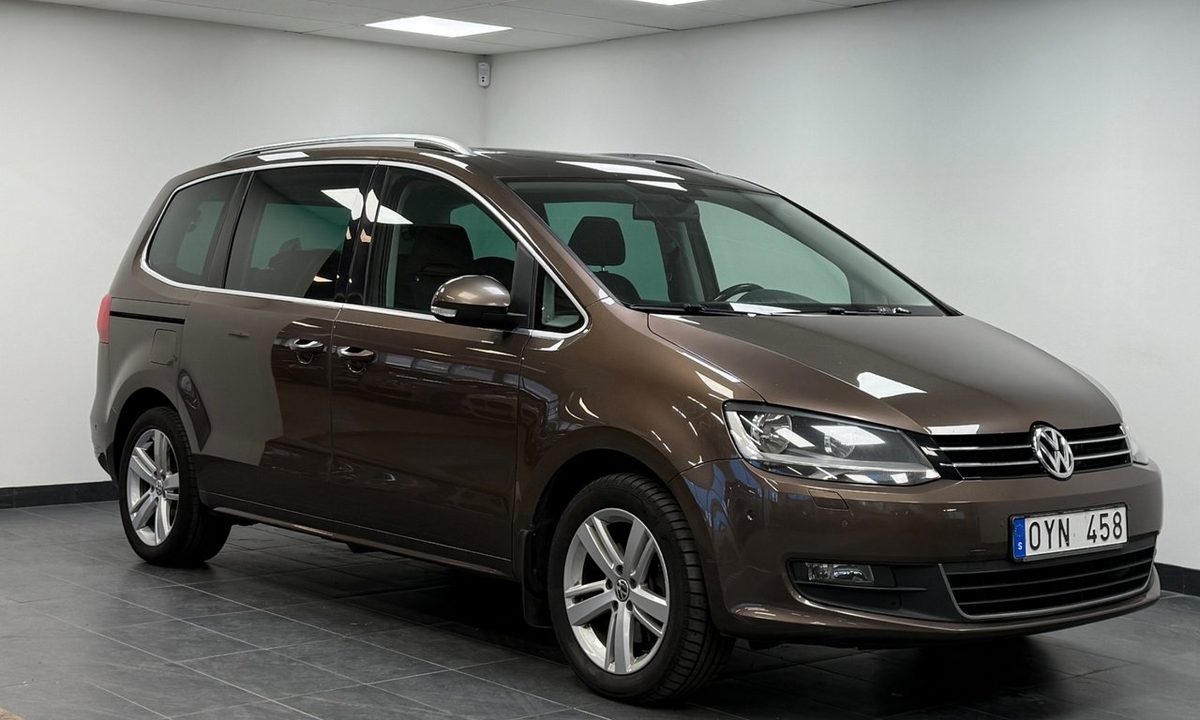 2012 Volkswagen Sharan 7-sits 2.0 TDI Masters · Pano · D-värm · Eldörrar · Nav