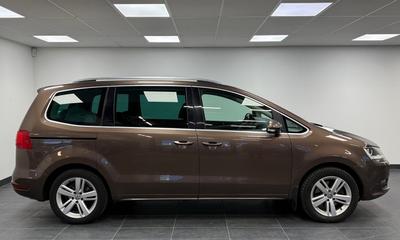 2012 Volkswagen Sharan 7-sits 2.0 TDI Masters · Pano · D-värm · Eldörrar · Nav – bild 3