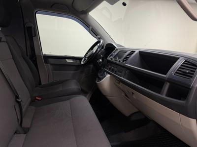 2017 Volkswagen Transporter 2.0 TDI *MOMS*LED-lyktor*Stylad*Discover pro*B-kamera* – bild 10