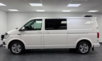 2018 Volkswagen Transporter Kombi T32 2.0 TDI 4M · Moms · Q-pax · LED · Carplay · Nedla – bild 6