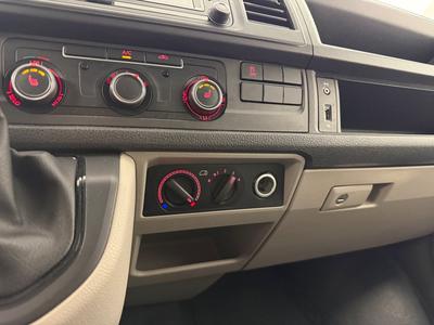 2018 Volkswagen Transporter Kombi T32 2.0 TDI 4M · Moms · Q-pax · LED · Carplay · Nedla – bild 20