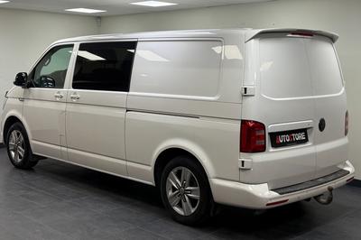 2017 Volkswagen Transporter TwinCab T32 2.0 TDI 4Motion Euro 6 – bild 2
